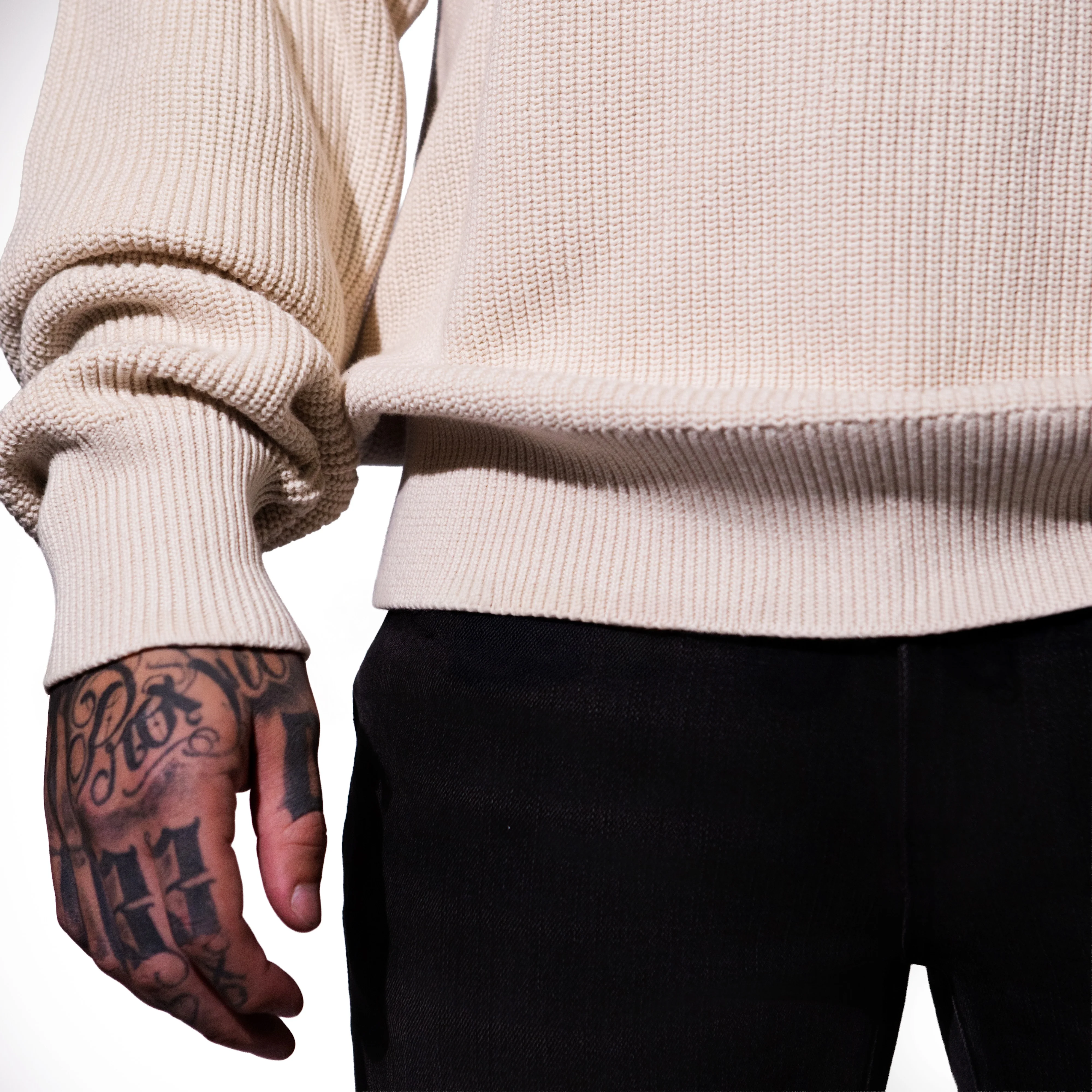 THE BEVERLY CREWNECK (BEIGE) - Image 4