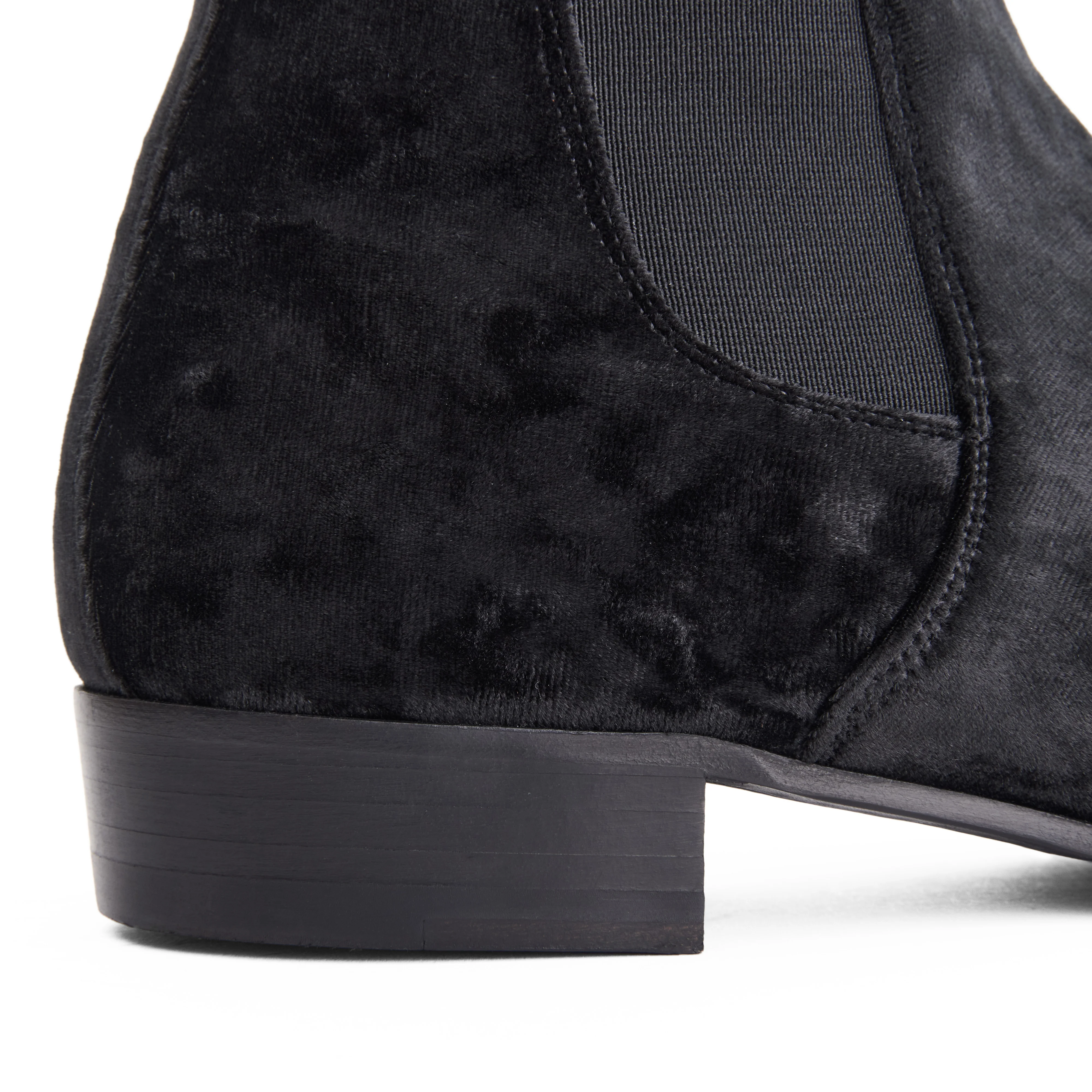 THE NOIR VELVET - Image 5